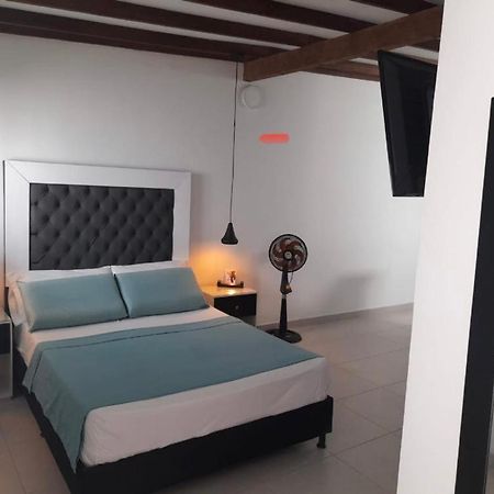Vip Apartasuites Rosales Medellín Dış mekan fotoğraf
