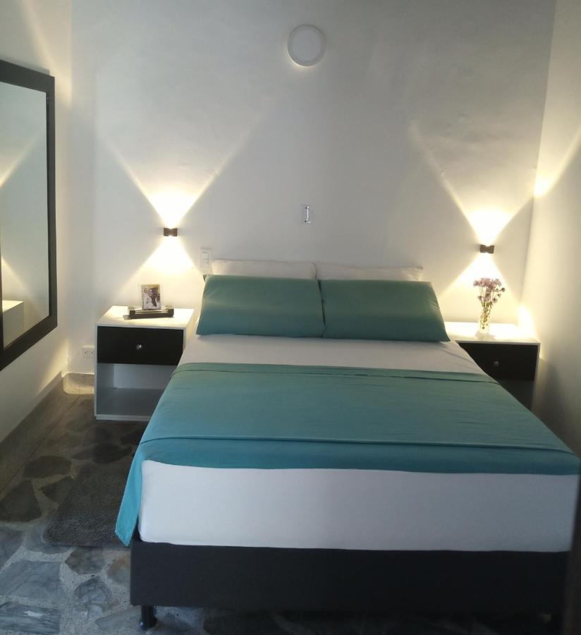 Vip Apartasuites Rosales Medellín Dış mekan fotoğraf