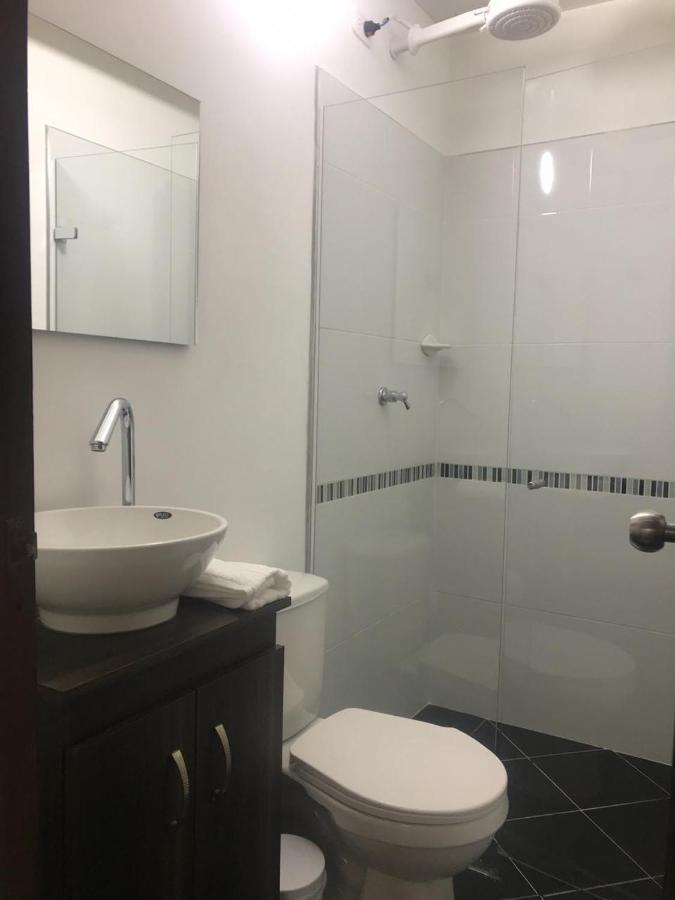 Vip Apartasuites Rosales Medellín Dış mekan fotoğraf