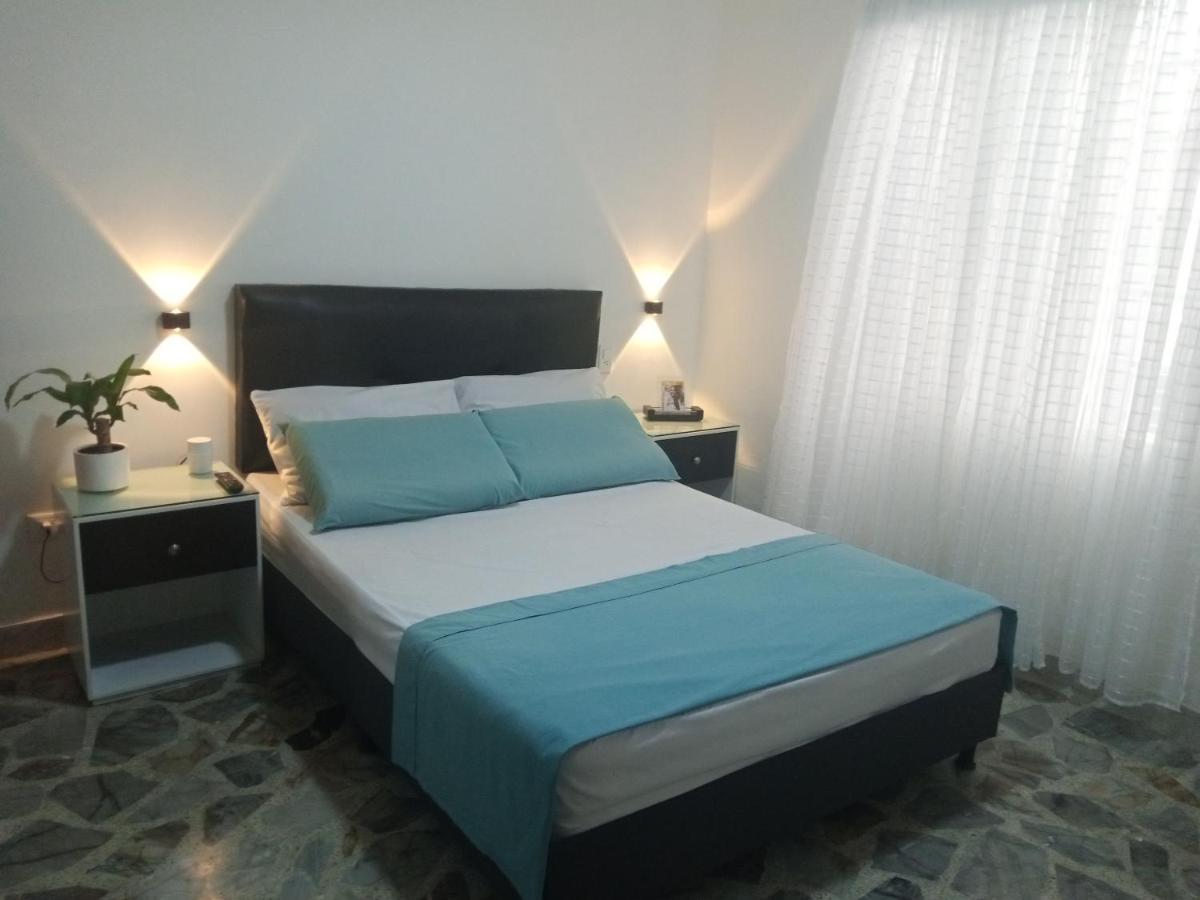 Vip Apartasuites Rosales Medellín Dış mekan fotoğraf