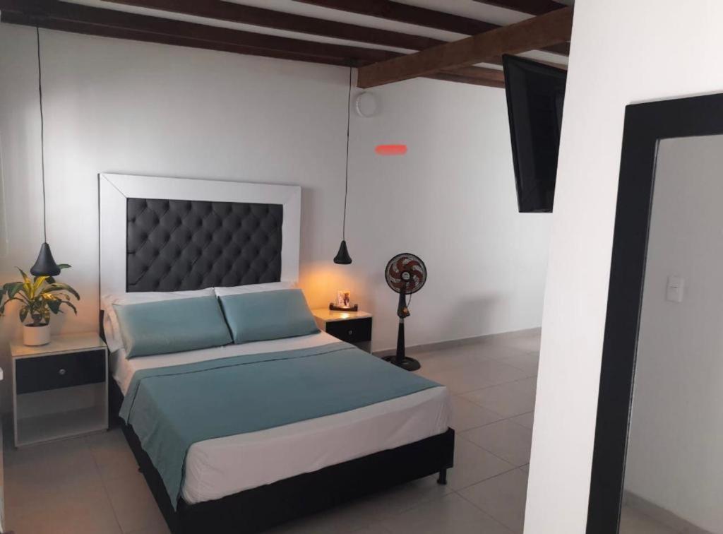 Vip Apartasuites Rosales Medellín Dış mekan fotoğraf