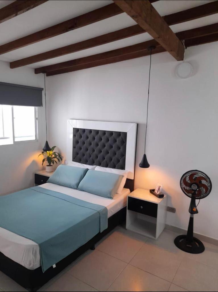Vip Apartasuites Rosales Medellín Dış mekan fotoğraf