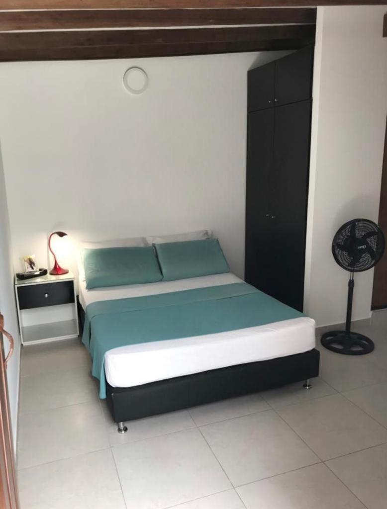 Vip Apartasuites Rosales Medellín Dış mekan fotoğraf