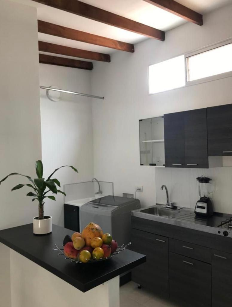 Vip Apartasuites Rosales Medellín Dış mekan fotoğraf