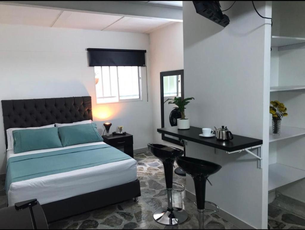 Vip Apartasuites Rosales Medellín Dış mekan fotoğraf