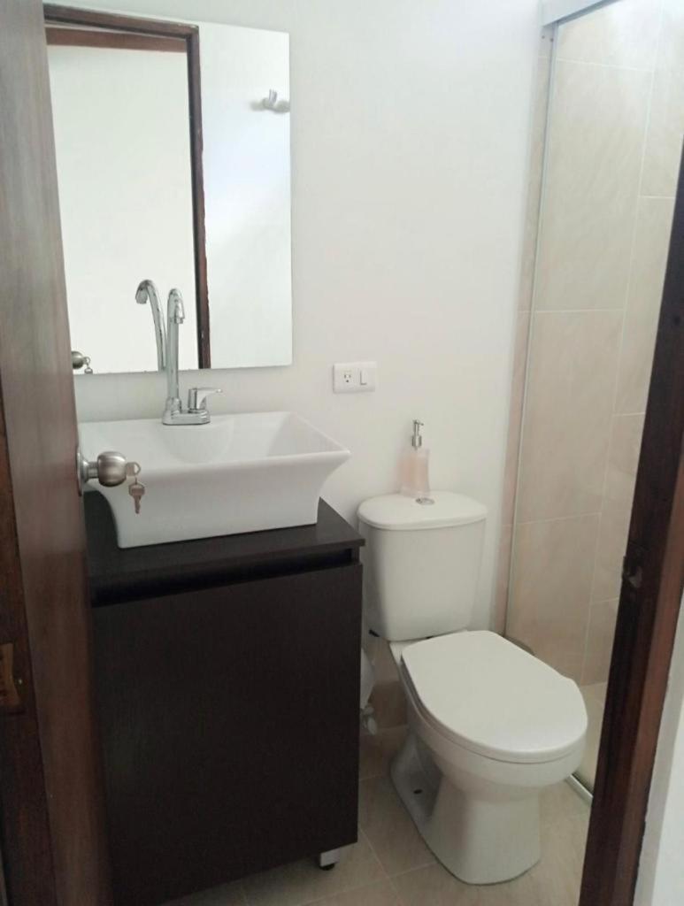 Vip Apartasuites Rosales Medellín Dış mekan fotoğraf